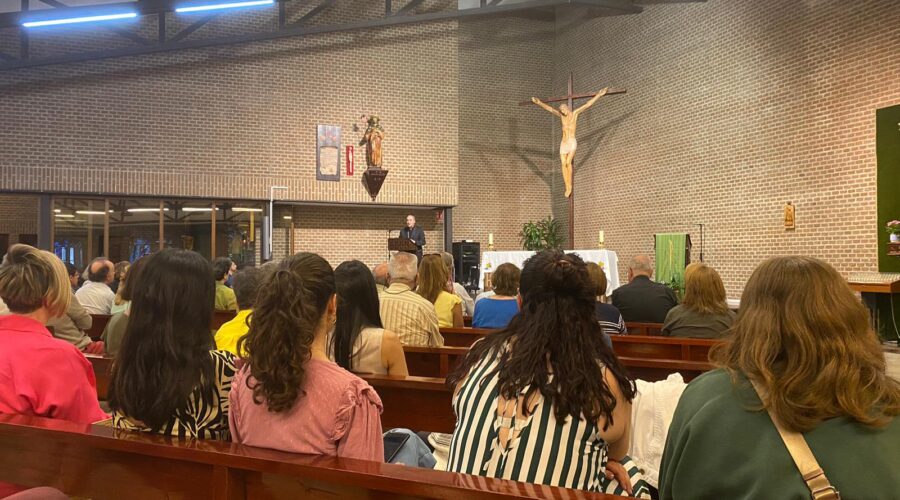 Don Antonio Prieto, Obispo de Alcalá, cierra el curso en la Escuela
