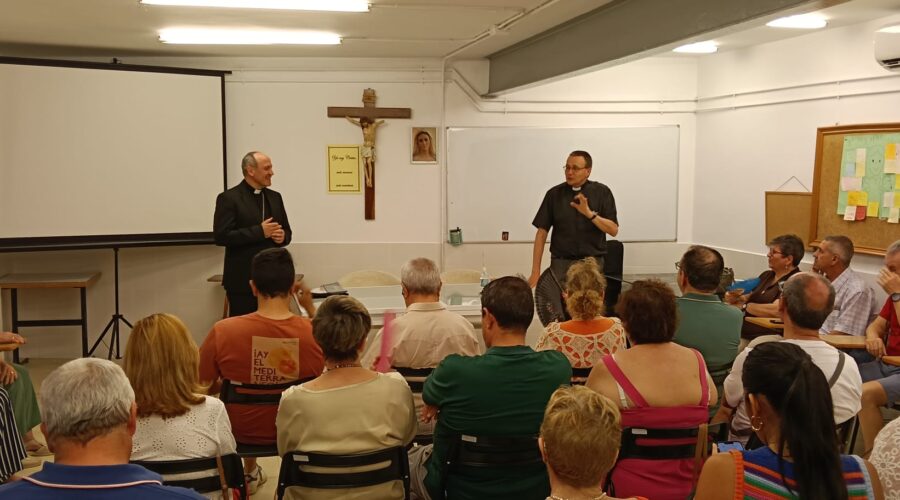 Don Antonio Prieto, obispo de Alcalá y Consiliario Nacional en el fin de curso de la Escuela