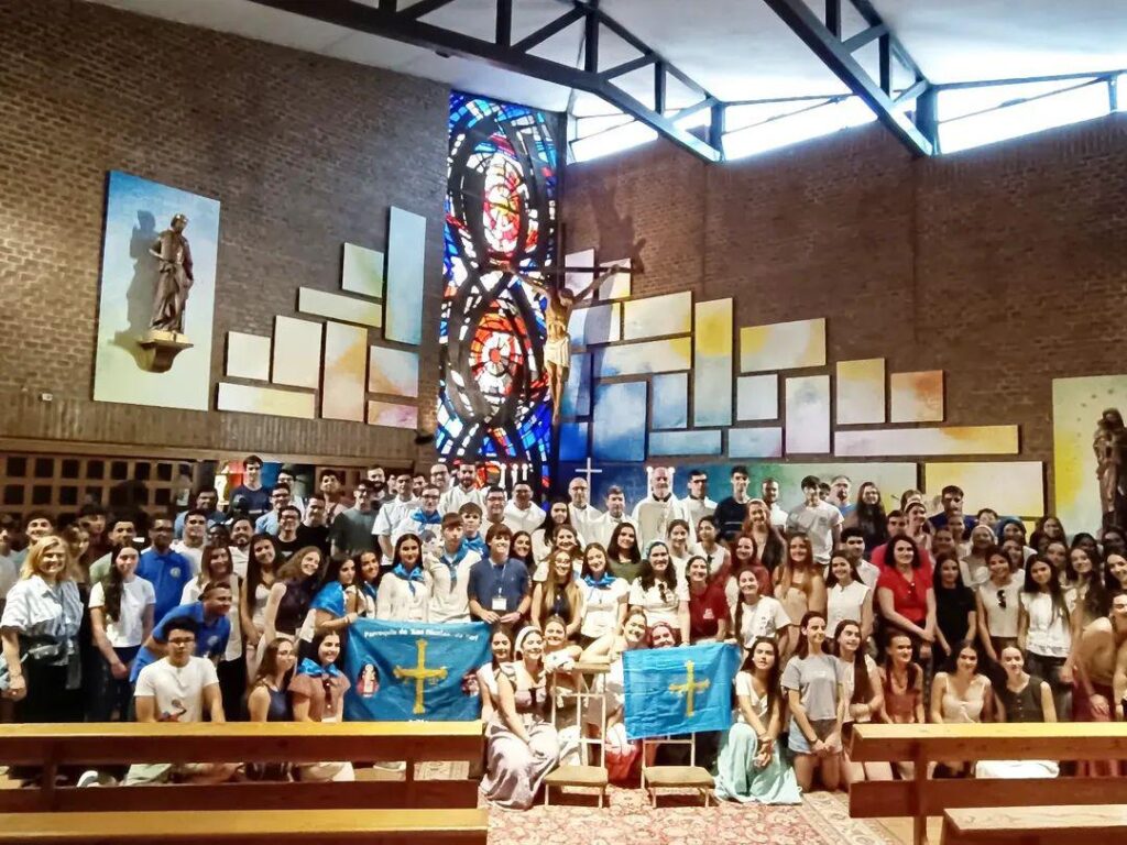 Los cursillistas de la Diócesis de Oviedo con el Papa León XIV